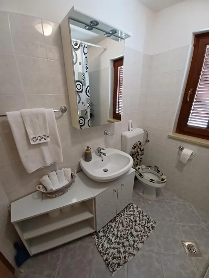 Lovely Apartment Piantade Vrvari